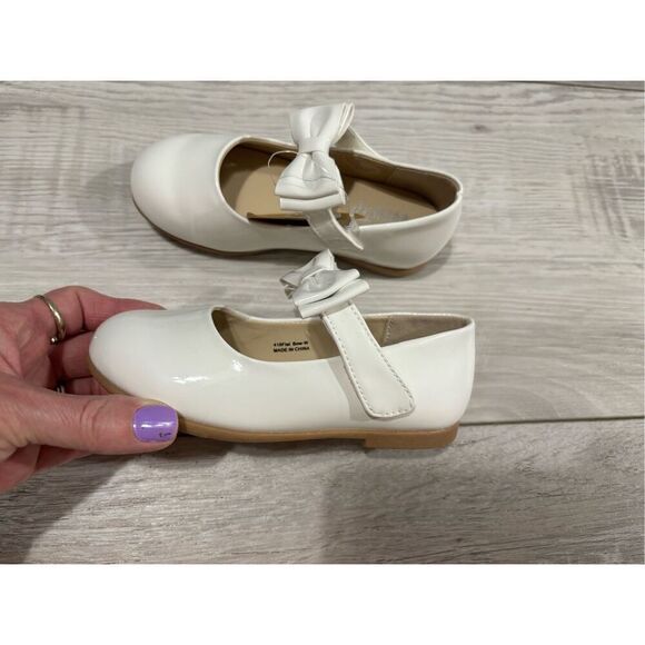 Weestep baby girls white patent leather shoes size 6 - Picture 10 of 12